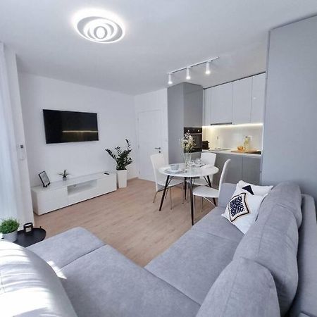 Nova City Apartments Varna Esterno foto