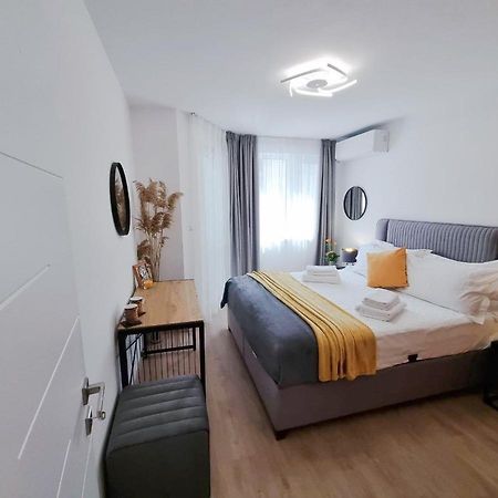 Nova City Apartments Varna Esterno foto