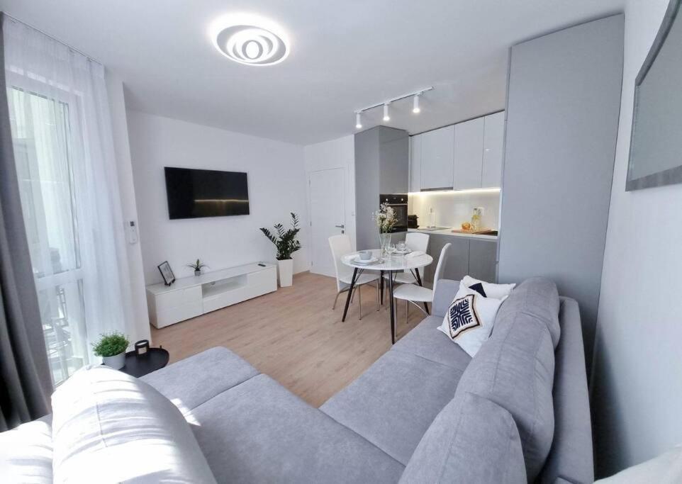Nova City Apartments Varna Esterno foto